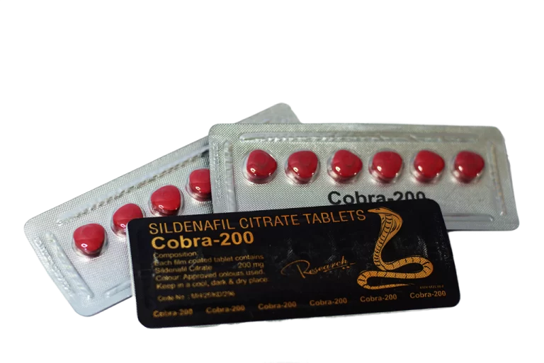 Dva blistera Cobra 200 sa crvenim tabletama i crna foil deklaracija sildenafil 200 mg