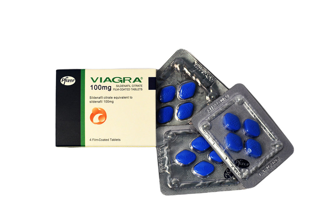 Kutija Viagra 100 mg Pfizer pored otvorenih blistera plavih tableta